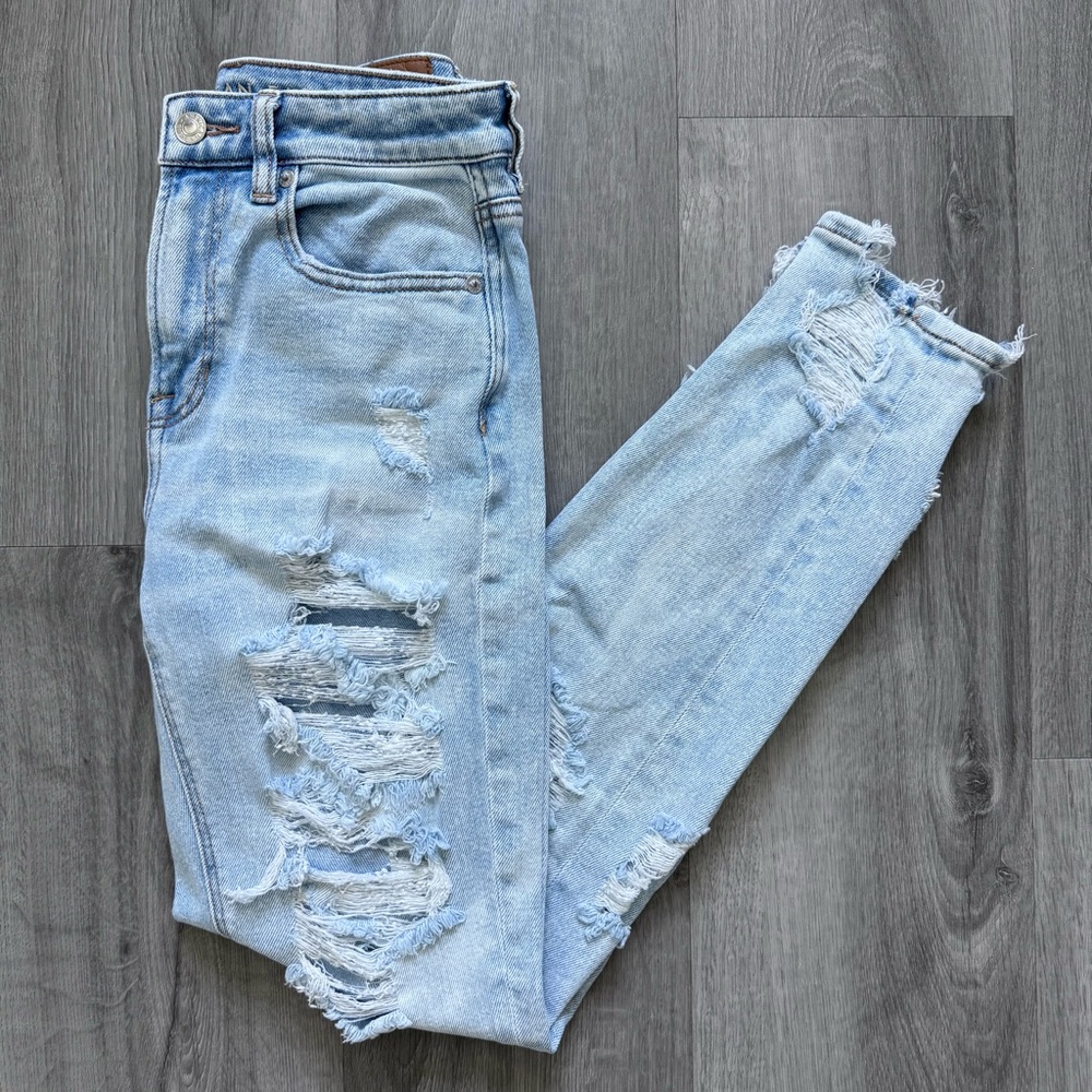 American Eagle Women’s Light Blue Distressed Mom Jeans